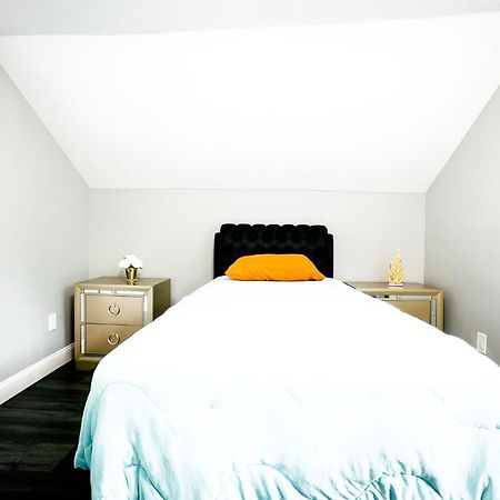 2 Homes, 1 Stay-7Br Niagara Falls Compound Eksteriør billede