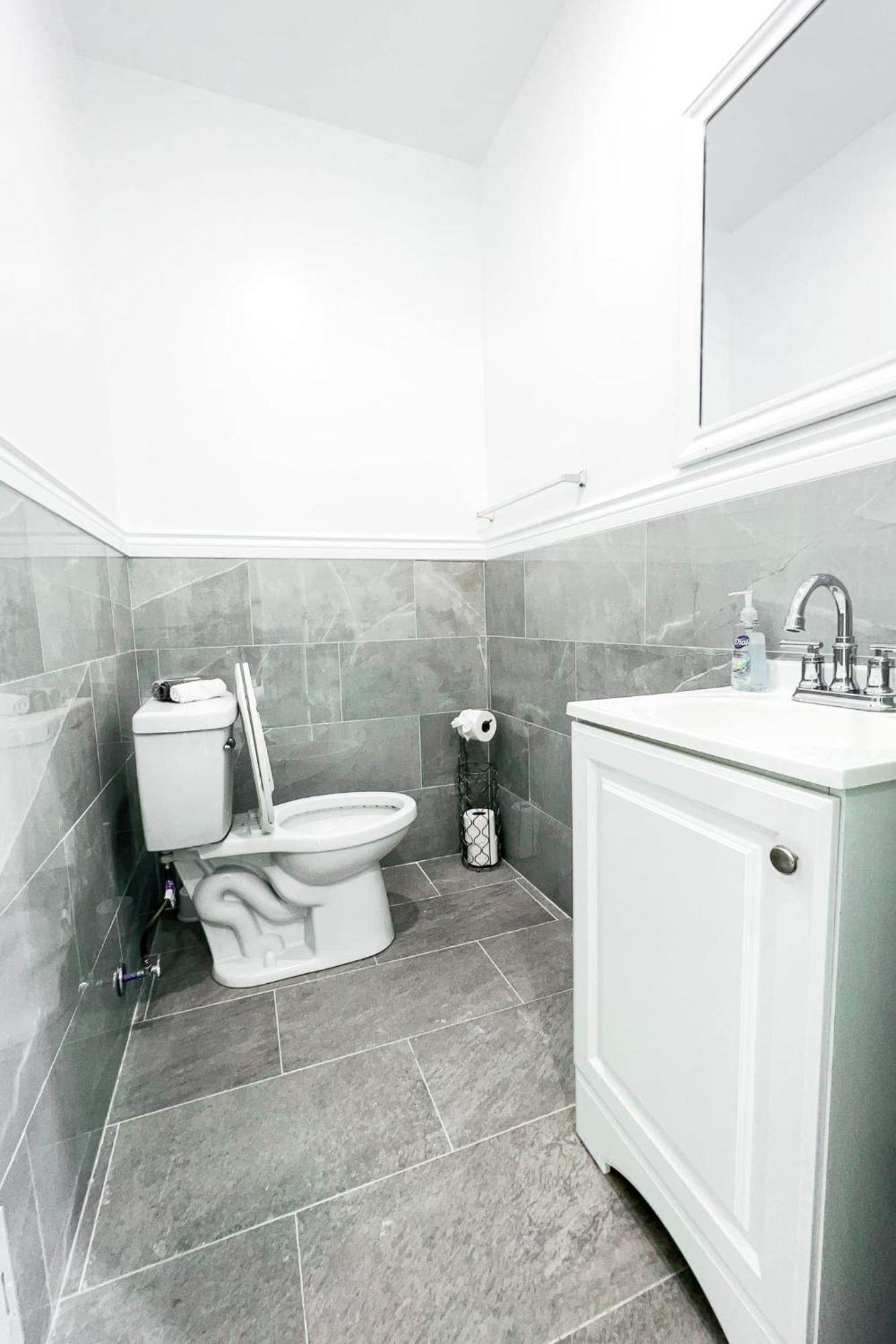 2 Homes, 1 Stay-7Br Niagara Falls Compound Eksteriør billede