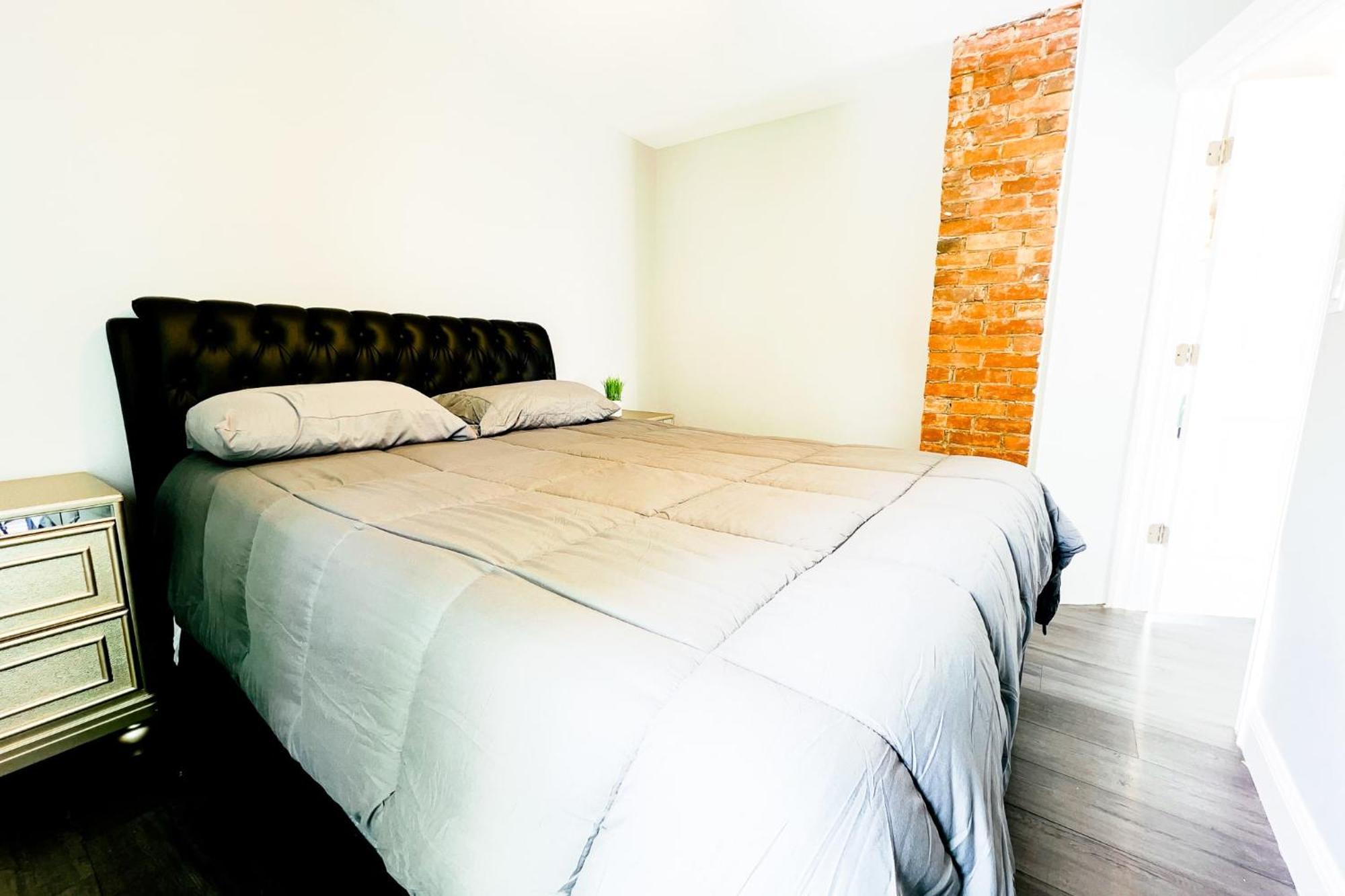 2 Homes, 1 Stay-7Br Niagara Falls Compound Eksteriør billede