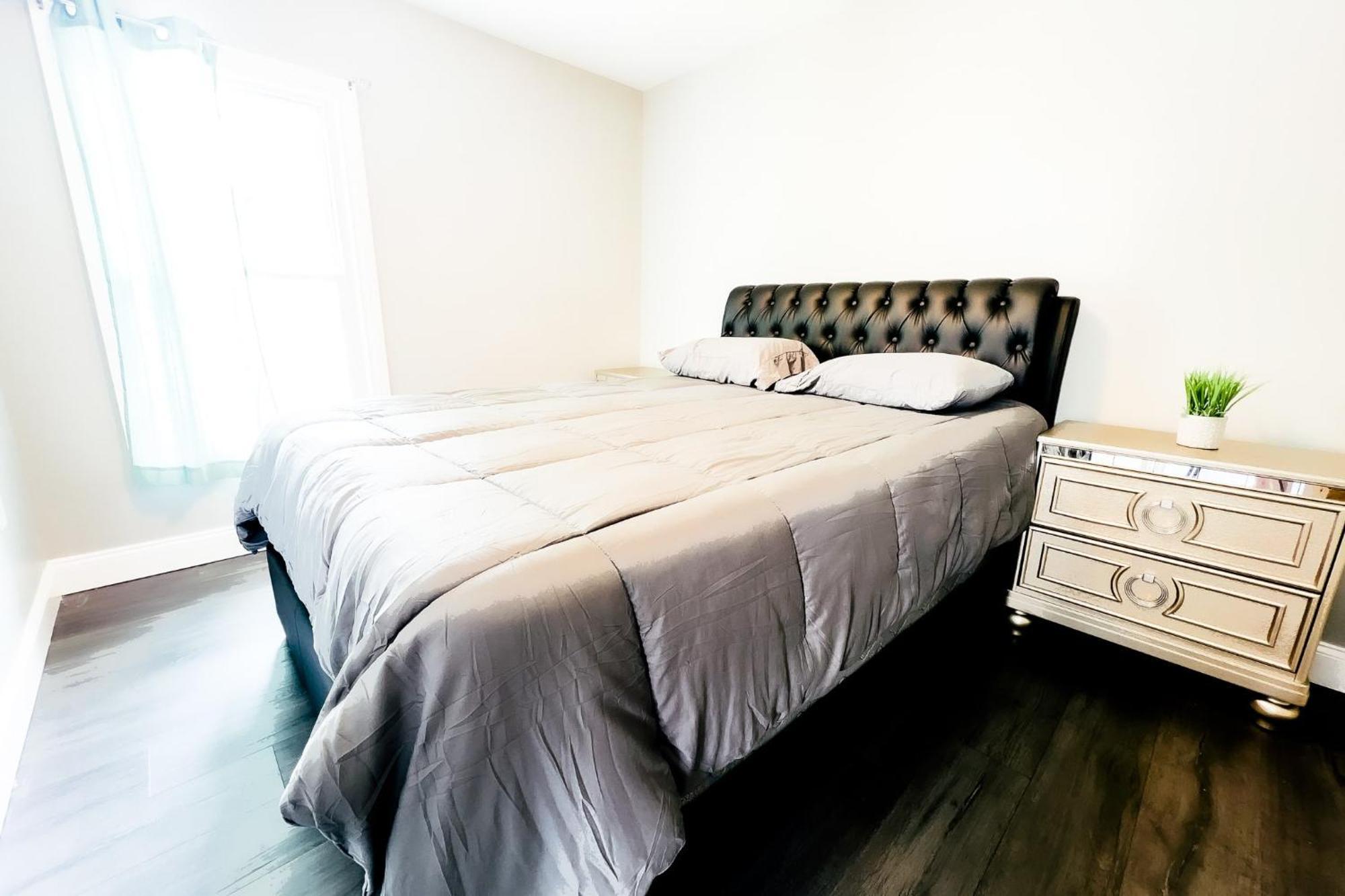 2 Homes, 1 Stay-7Br Niagara Falls Compound Eksteriør billede